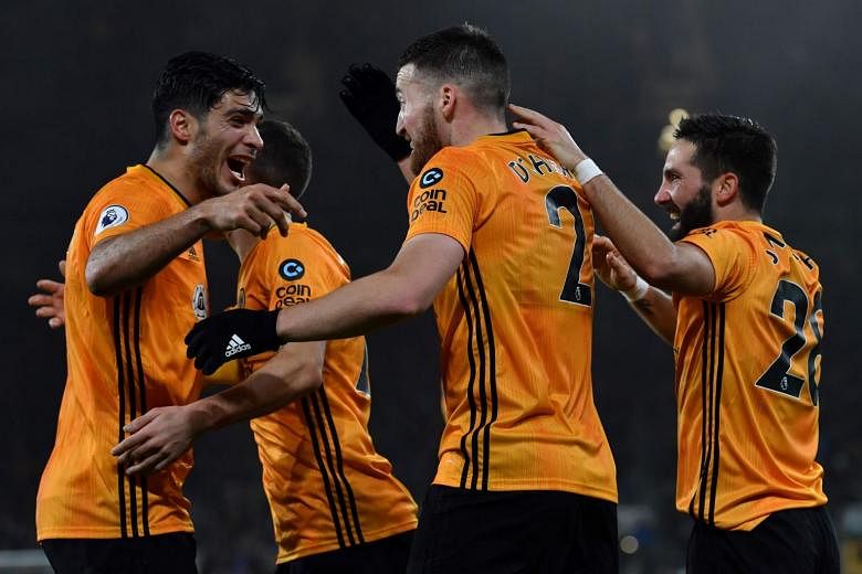 Sepak Bola: Tawaran gelar Man City compang-camping setelah runtuh di Wolves