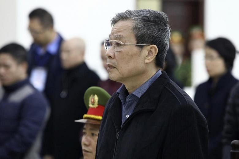 Pengadilan Vietnam Vonis Mantan Menteri Seumur Hidup dalam Skandal Korupsi MobiFone